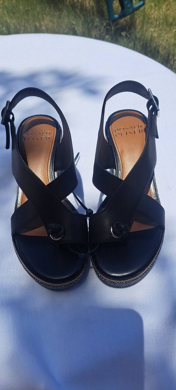 NEW Donald Pliner Alanee Black Leather Wedge Sandals Women’s Size 5M $188 - Picture 3 of 8
